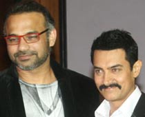 Delhi Belly director rubbishes reports of rift with Aamir